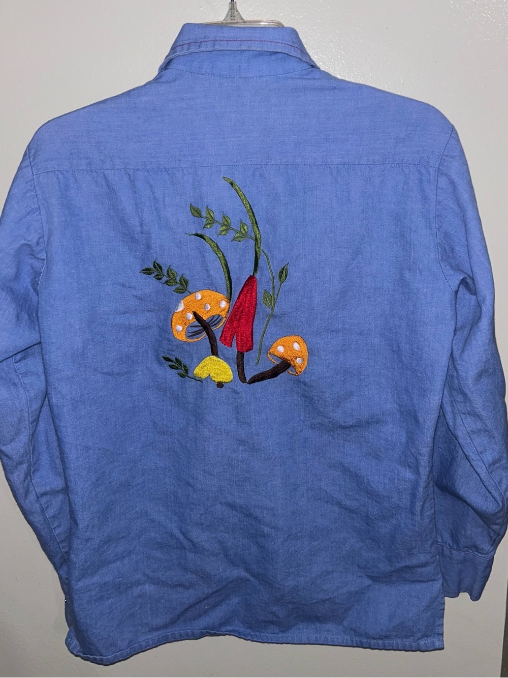 Vintage 70s Denim Embroidery Women’s Shirt  Mushroom Flowers Collar Bordados M